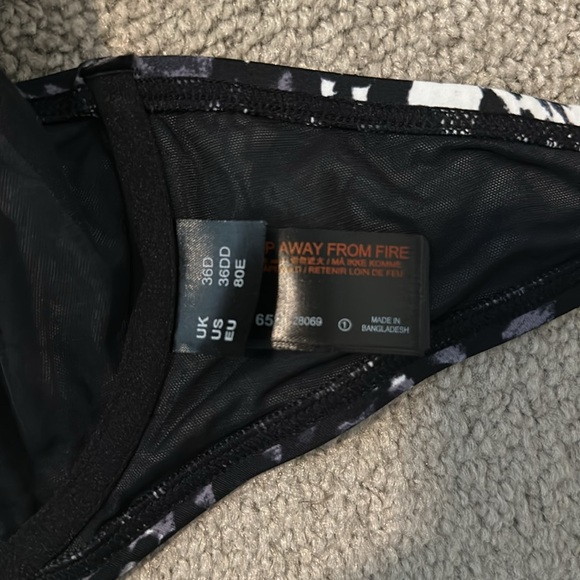 MAGISCULPT 36DD bikini top black white and gray animal print 😎 - Picture 5 of 5